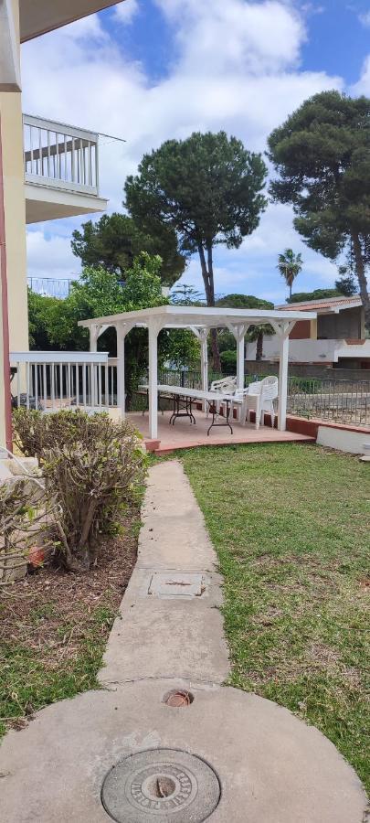 Appartamenti In Villa Polimnia Fontane Bianche Bagian luar foto