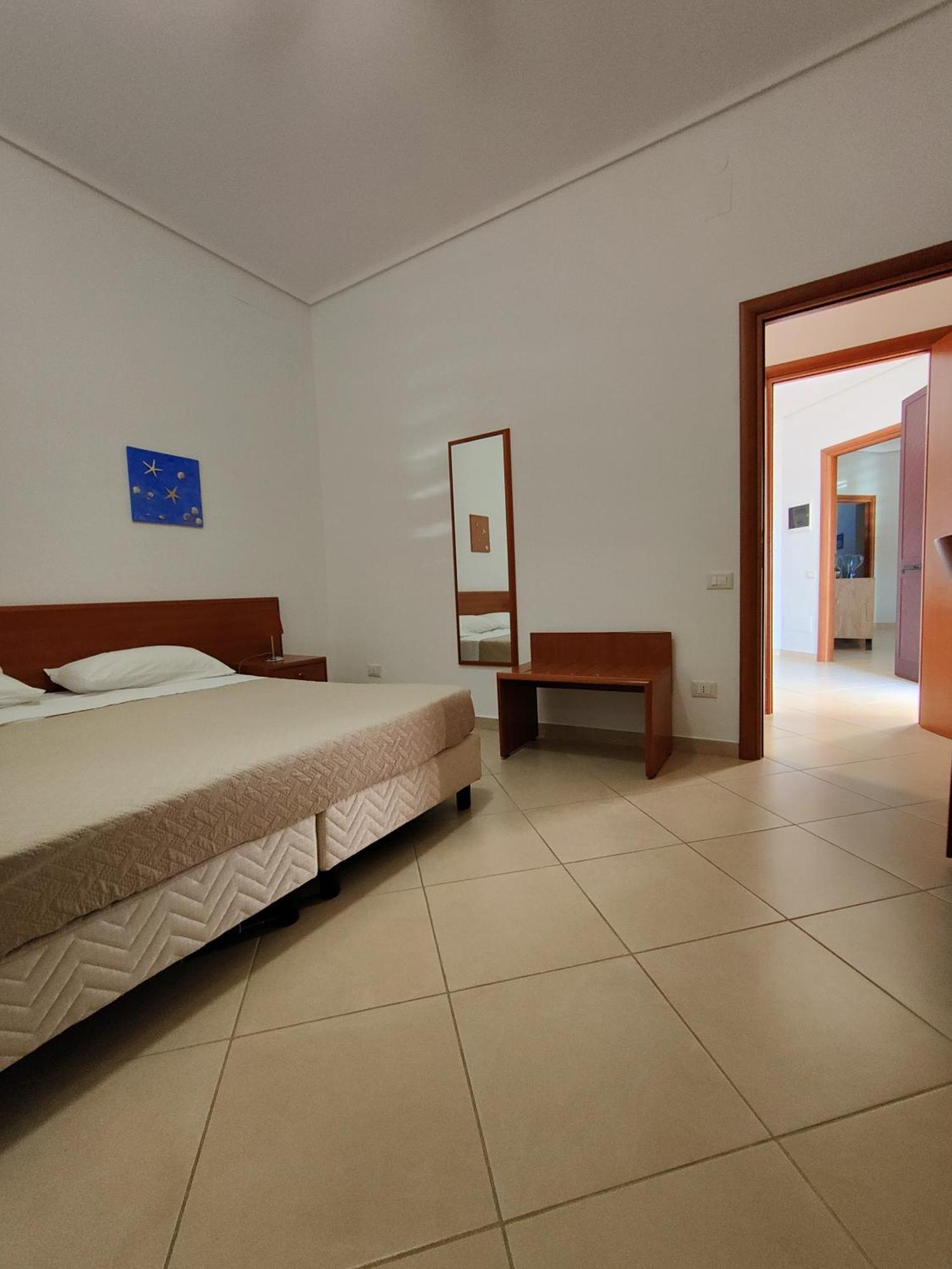 Appartamenti In Villa Polimnia Fontane Bianche Ruang foto