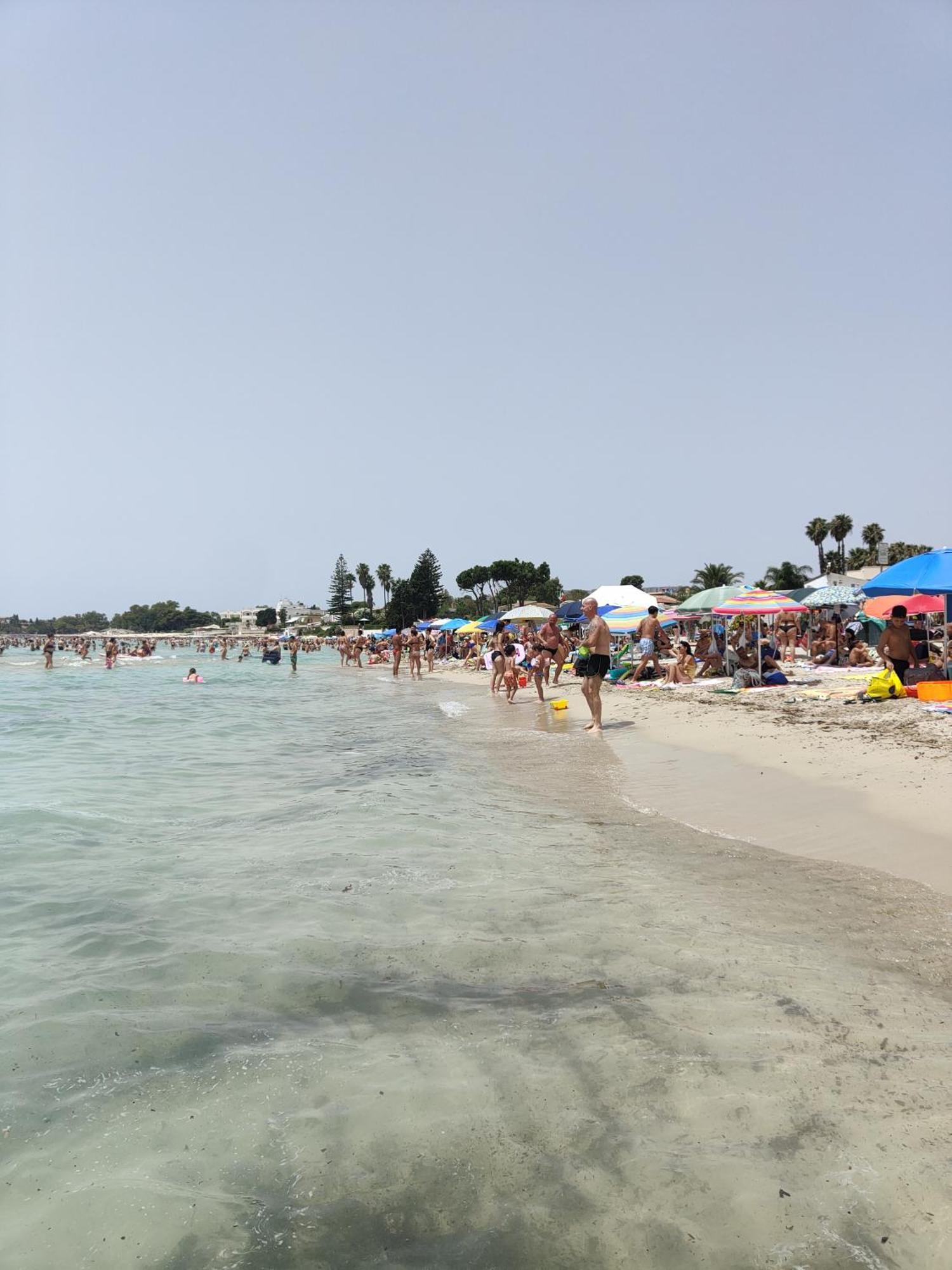 Appartamenti In Villa Polimnia Fontane Bianche Bagian luar foto